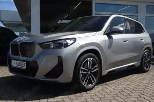 BMW iX1 xDrive30 M Sport/HK/HeadUp/Memory/Lhz/Shz