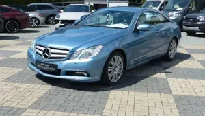 Mercedes-Benz E 250 CGI Coupé Autom. ILS COMAND