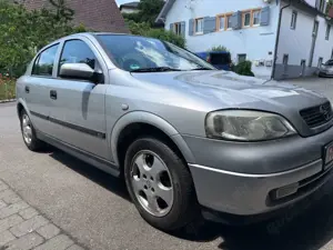 Opel Astra Astra 1.6 Comfort 8fach bereift Automatik el Fenst