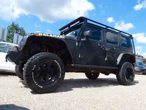 Jeep Wrangler 3.8L V6 Aut Unlimited Sahara -OFFROADER