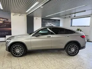 Mercedes-Benz GLC 300 de 4Ma Coupé AMG + NIGHT NAV/LED/PTS/SHZ/TW/SHD/LEDER/1HD/LMR20"