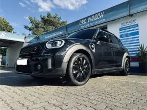 MINI Cooper SE Countryman All4 Classic Trim *All-Black* hybrid 18“