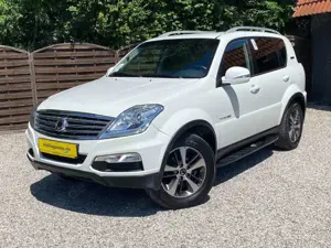 SsangYong Rexton 2.2 TD Automatik 7-Sitze AWD AHK Leder