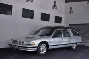 Chevrolet Caprice V8 ! Erst 060.448 km ! Leichenwagen ! LKW-Zulassung ! TÜV bis 06/2028 !