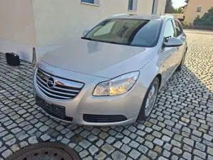 Opel Insignia Edition*NAVI*TIEFER*17"ALU*PDC*KLIMAAUT*AHK*WR*TOP