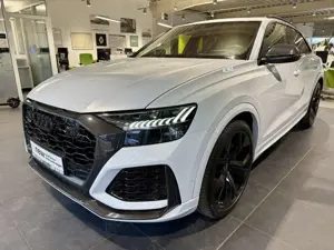 Audi RS Q8 Carbon Pak.+Standheiz 305 km/h+Keramik+BO