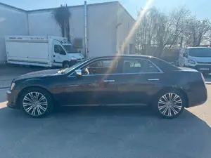 Lancia Thema Executive/SHZ v+h/SBL/Autom/Leder/Bi-Xenon Bild 4