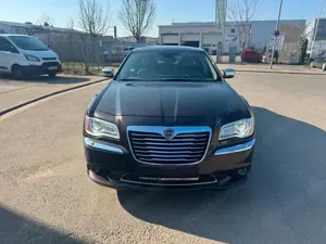 Lancia Thema Executive/SHZ v+h/SBL/Autom/Leder/Bi-Xenon Bild 3