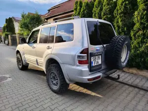 Mitsubishi Pajero 3.2 DI-D Elegance Bild 4