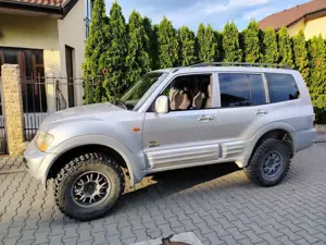 Mitsubishi Pajero 3.2 DI-D Elegance Bild 2