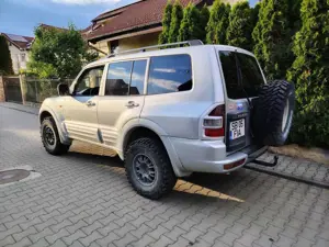 Mitsubishi Pajero 3.2 DI-D Elegance Bild 3