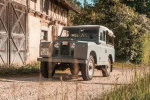 Land Rover Series Santana Serie II Bild 2