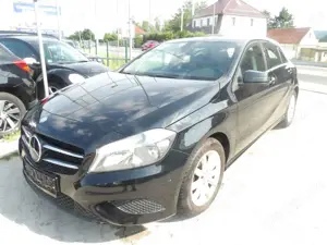 Mercedes-Benz A 180 A 180 BlueEfficiency Klima Teilleder Navi HU AU Neu