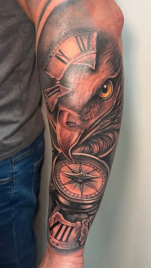     Tattoo Artist   Black & Grey | Realism | Individuelle Designs   