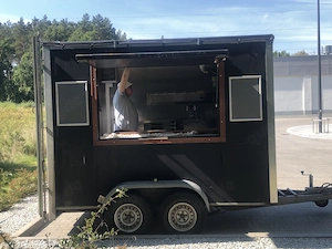 Foodtruck Verkaufsanhänger einsatzbereit