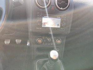 Nissan Qashqai 2.0 benzin