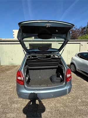 Skoda Fabia 1.2 TÜV 11.2027 Bild 3