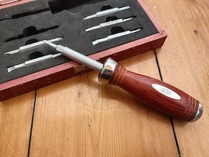 Vintage Tool Sheffield Mfg. Schraubenzieher mit Holzgriff und Doppelbits