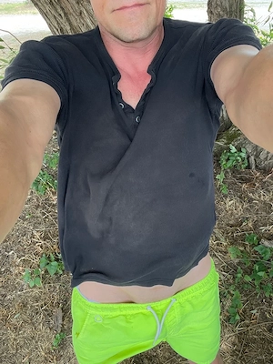 16Uhr Riesenlatte wartet nackt ... Spontanes Girl für Nude Jogging gesucht 