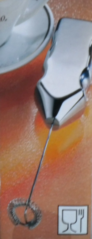 Nagelneuer, unbenutzter Milchschäumer in Originalverpackung