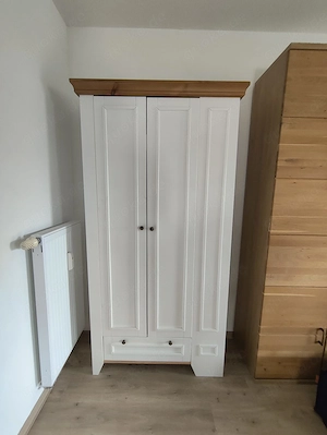 Dielenschrank in weiss
