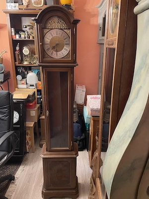 Standuhr Klein zierlich dunkelbraun, zerlegbar läuft