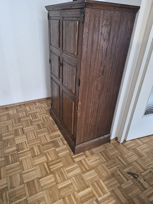Kleiderschrank