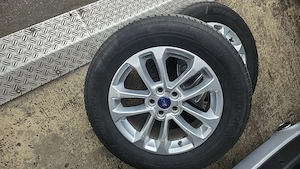 Ford Kuga Kompletträder