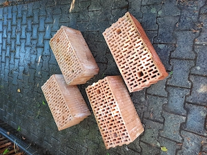 Vier BLOCKZIEGEL Steine 50 x 24 x 24 cm
