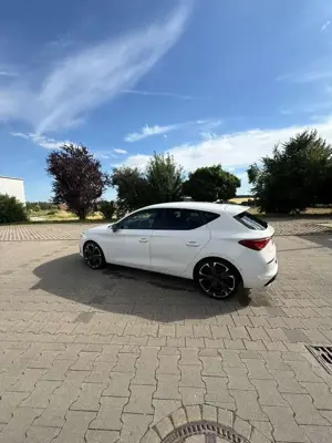 CUPRA Leon 1.4 e-Hybrid (180 kW System)