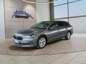 Skoda Superb Combi 2,0TDI DSG Navi/DCC/ACC/Kamera/Sitzhz.