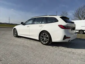 BMW 320 320d Touring Aut. Sport Line