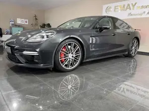 Porsche Panamera Turbo **Sport Chrono**