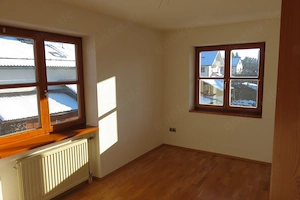 Lichtdurchflutete 3-Zimmerwohnung zu verkaufen Bild 2
