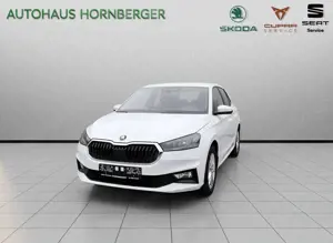Skoda Fabia Extra plus 1.5TSI 150PS Rückfahrkamera LED Hauptscheinwerfer 16" Alufelgen Tempomat + Be