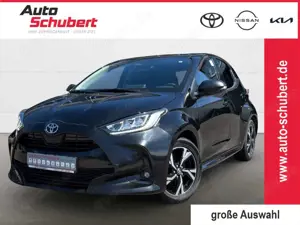 Toyota Yaris Hybrid Team D+Lenkradhzg+Sitzhzg+LED+Bluetooth+Rüc