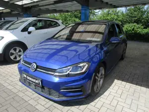 Volkswagen Golf 1.5 TSI Highline BMT/Start-Stopp R-Line