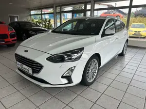 Ford Focus Turnier Titanium*FSZ*SHZ*AHK*LKA*Key-Less*