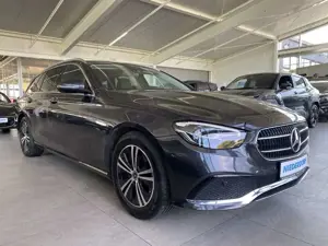Mercedes-Benz E 220 T d Avantgarde AHK Park-Pkt Fahr-Assist
