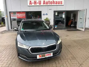 Skoda Octavia Combi First Edition