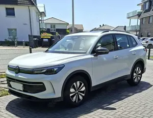 Volkswagen Tiguan Tiguan 1.5 eTSI OPF DSG MHEV, Goal, AHK, Panorama, 5J. Garantie, Assist…