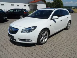 Opel Insignia Sports Tourer Innovat./AHK/Voll/TÜV neu