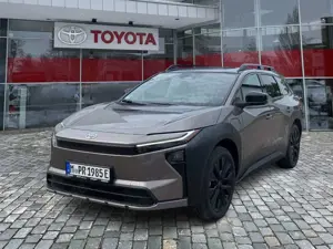 Toyota bZ4X Touring 4x4 Lounge *schnell verfügbar*