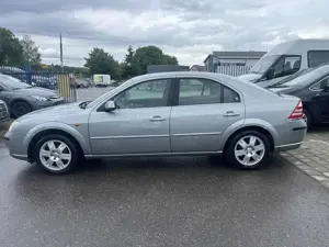Ford Mondeo Ghia 06.2003, Privatverkauf TÜV 10/27 Bild 4