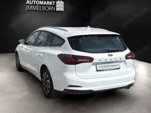 Ford Focus Titanium NaviGroß*LED*PDC*SHZ*Tempo*1Hand Bild 5