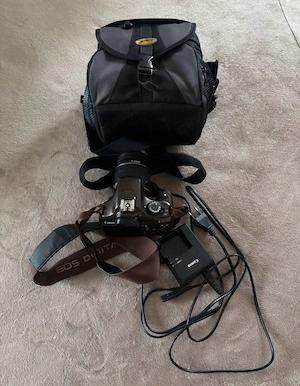 Canon EOS 1100D Spiegelreflexkamera mit Tasche