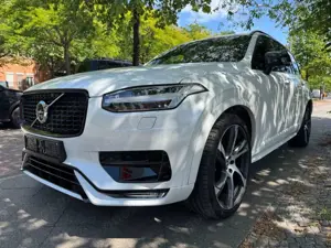 Volvo XC90 R Design AWD Pano- Luftfederung- MODELL2022
