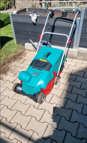 Bosch Vertikutierer AVR 1100