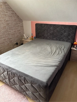 Bett mit Matratze und verstellbaren Lattenrost (140x200cm)