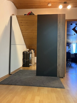 Moderner Kleiderschrank mit Spiegeltür & Lamellenoptik   2 Türen